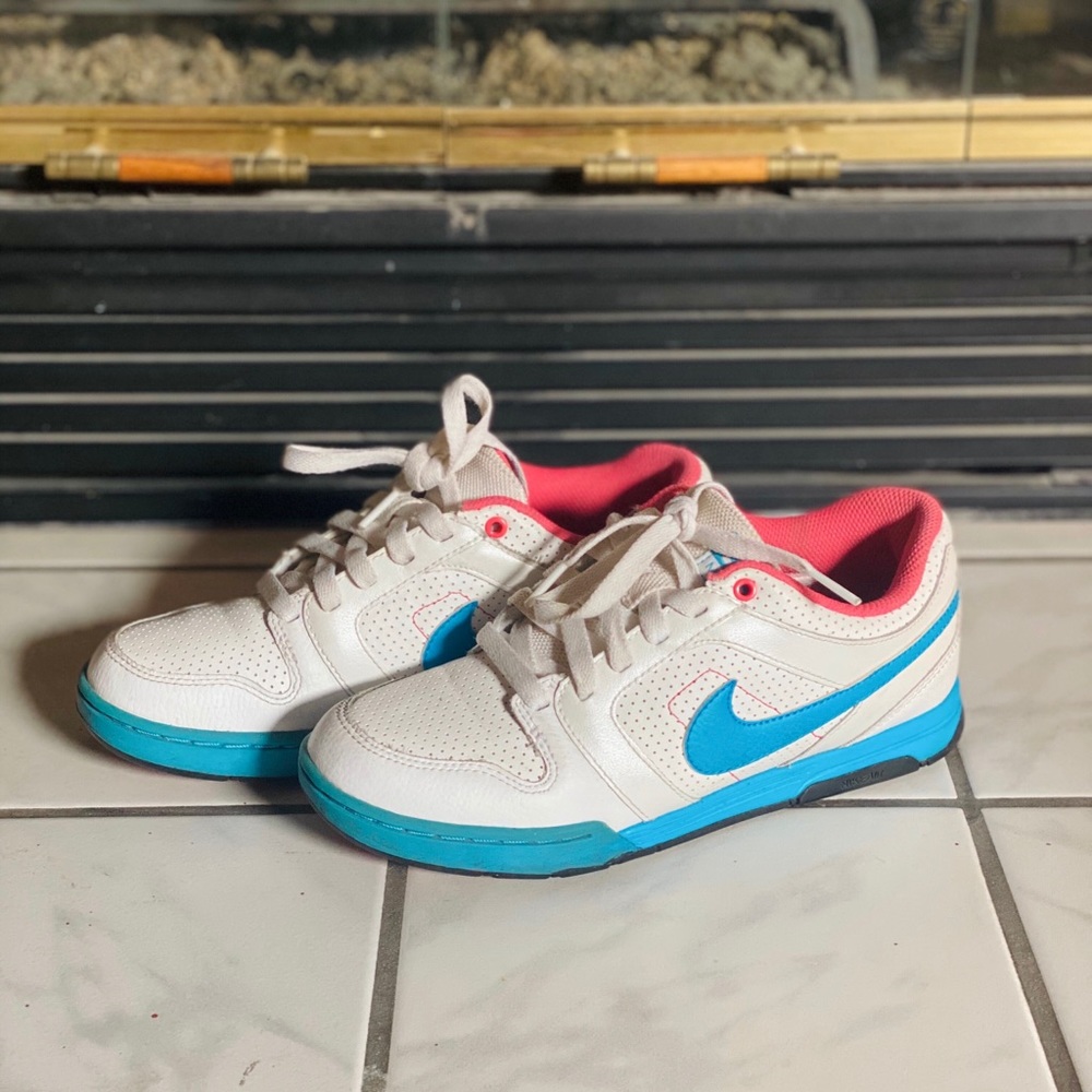 Nike Mogan
